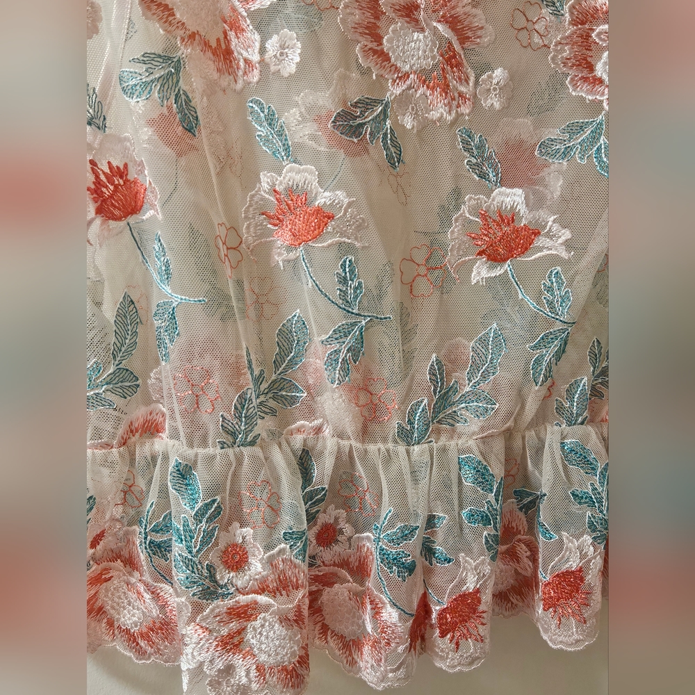 NWOT Stuning Flower Pink Mesh Embroidered Sleeveless Top - Picture 4 of 8
